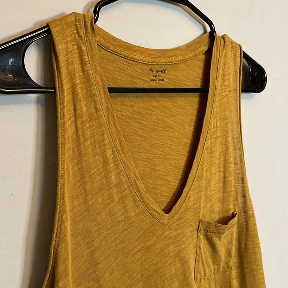Madewell Tank w/ Front Pocket Size Small - Picture 2 of 8